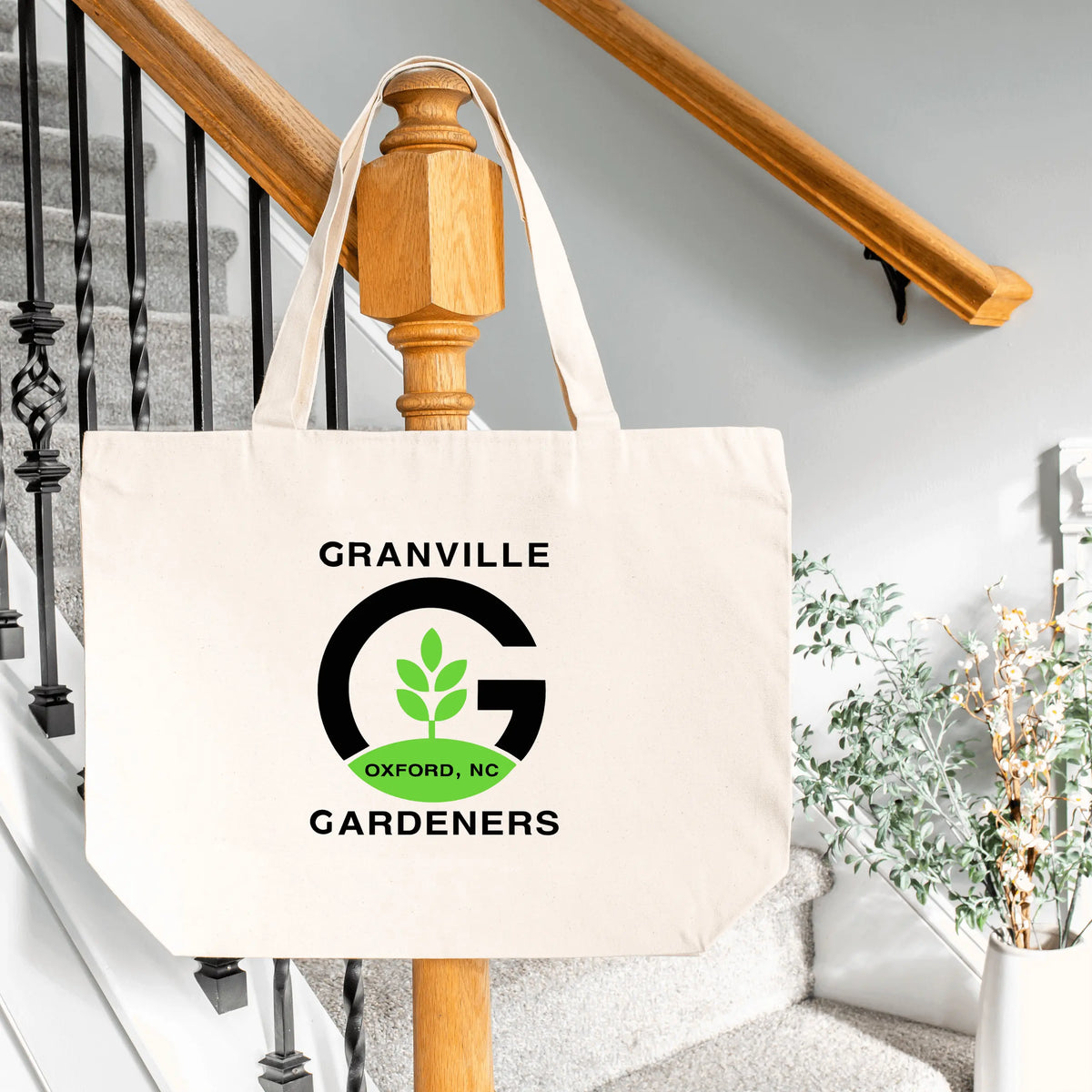 Winks Design Studio Granville Gardeners Tote with multiple pockets, made of durable fabric, ideal for gardening or casual use.